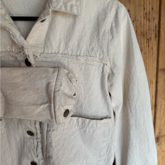Mod Ref Frayed Distressed Cream Jean Jacket - Women's Medium - Picture 12 of 16